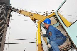 河南新鄉(xiāng)公司：分秒必爭搶修忙