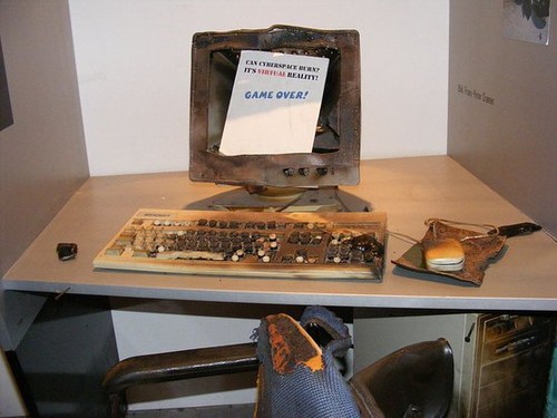 PC仍然非?；钴S：請收回給PC的悼詞 