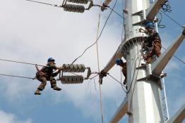 勞動(dòng)節(jié) 忙施工