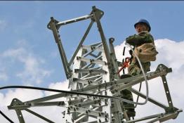 為革命老區(qū)架設(shè)新線路確保百姓迎峰度夏用電