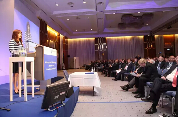 華為高級副總裁陳黎芳：開放合作，構(gòu)建生態(tài)，擁抱信息社會