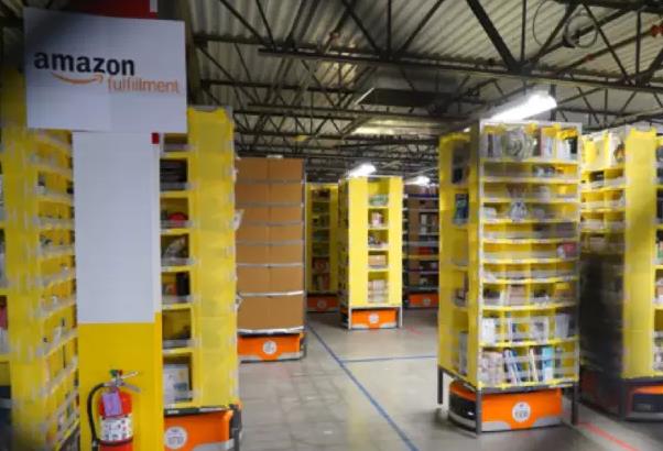 亞馬遜倉(cāng)庫(kù)被打開后，小伙伴們驚呆了！一個(gè)活著的倉(cāng)庫(kù)！