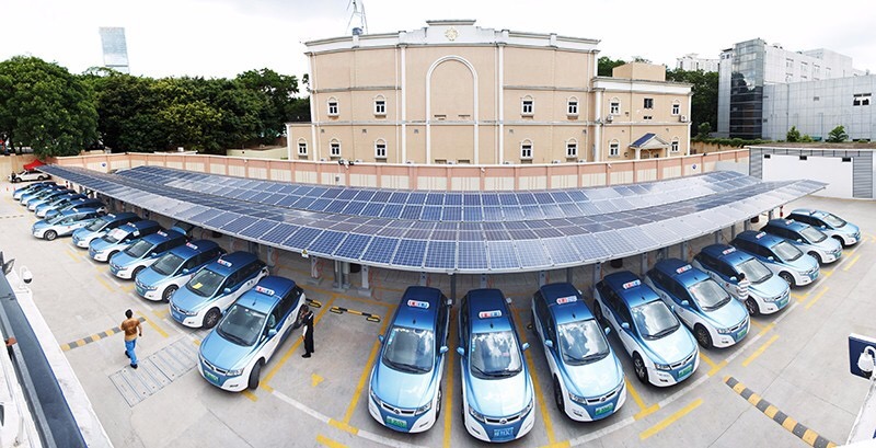 南方電網(wǎng)投運全國首個“變電站+充電站”