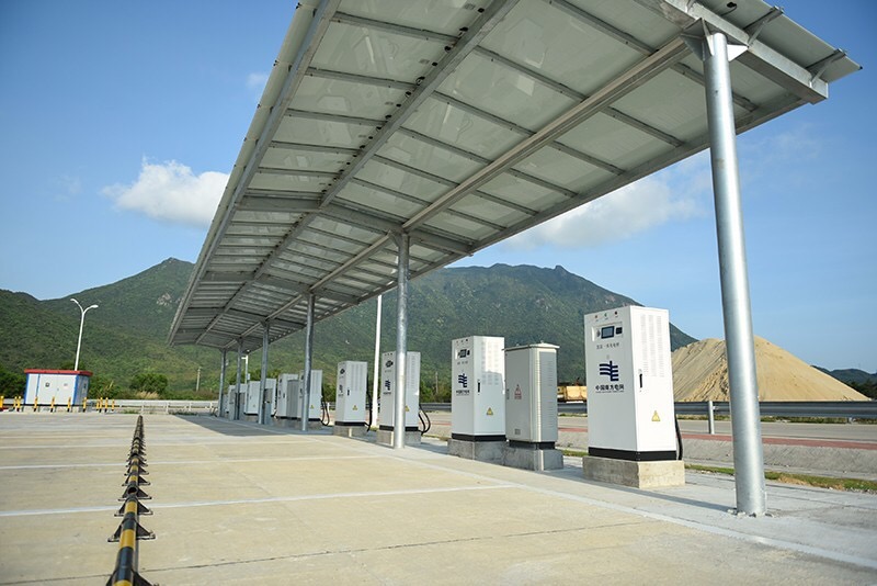 南方電網(wǎng)投運全國首個“變電站+充電站”