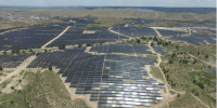 國(guó)內(nèi)首個(gè)光伏“領(lǐng)跑者”項(xiàng)目發(fā)電量高出常規(guī)電站20%