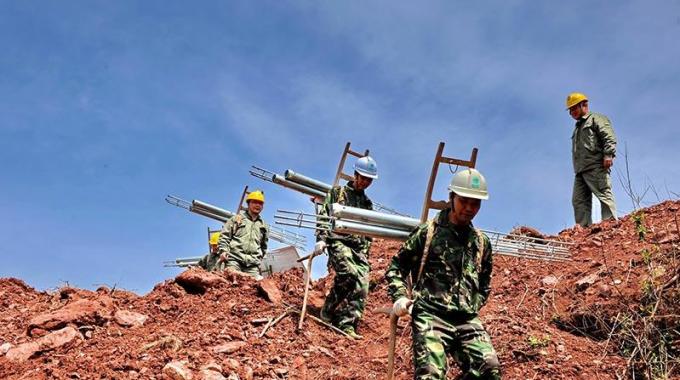 “國網(wǎng)陽光扶貧行動(dòng)”巴東首批40個(gè)村級(jí)光伏發(fā)電站建成投運(yùn)