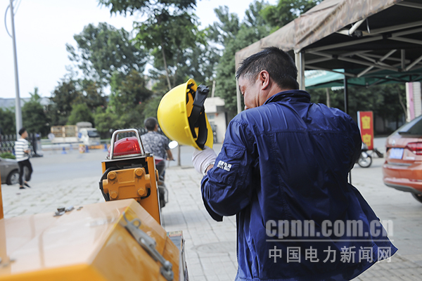 高溫下的帶電作業(yè)