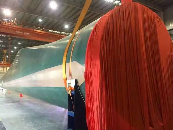 擁有自主知識產(chǎn)權(quán) 兼容兩種風(fēng)機 國內(nèi)最長風(fēng)電葉片在如東下線