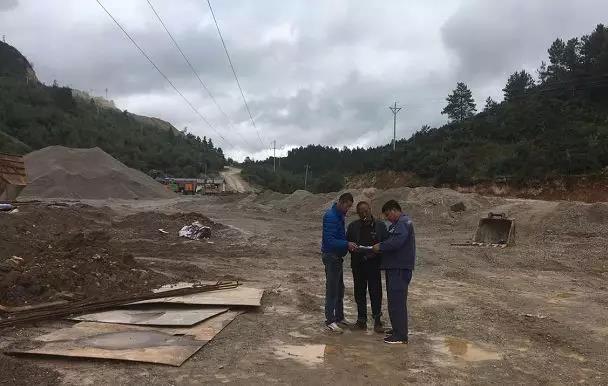 聽說最近輸電線路和鐵塔“火”啦！