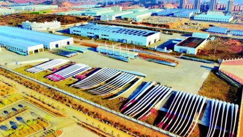 威寧風電葉片列隊待發(fā)直供云貴川