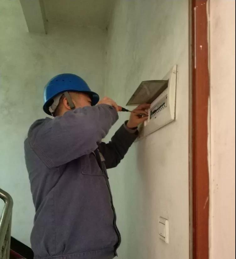 獨居老人用電3173度，家里用電異常該怎么辦？