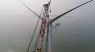 重磅！全球風(fēng)輪直徑最大抗臺風(fēng)型風(fēng)電機組成功吊裝！
