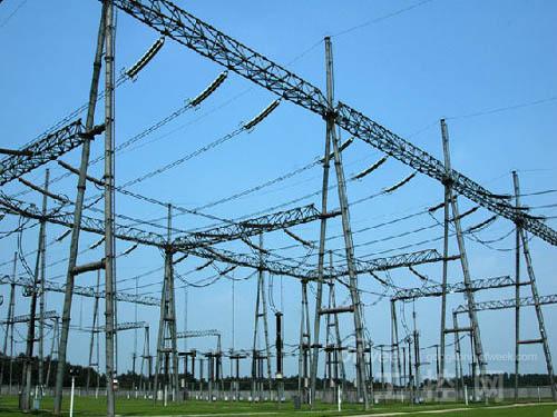 智能電網(wǎng)是當(dāng)前國際國內(nèi)新技術(shù)和新產(chǎn)業(yè)發(fā)展熱點(diǎn)。國家電網(wǎng)公司正在建設(shè)全國統(tǒng)一的堅(jiān)強(qiáng)智能電網(wǎng)，其基本特征是電力系統(tǒng)的運(yùn)營實(shí)現(xiàn)信息化、自動(dòng)化、互動(dòng)化和市場化，真正實(shí)現(xiàn)電能的高效利用。