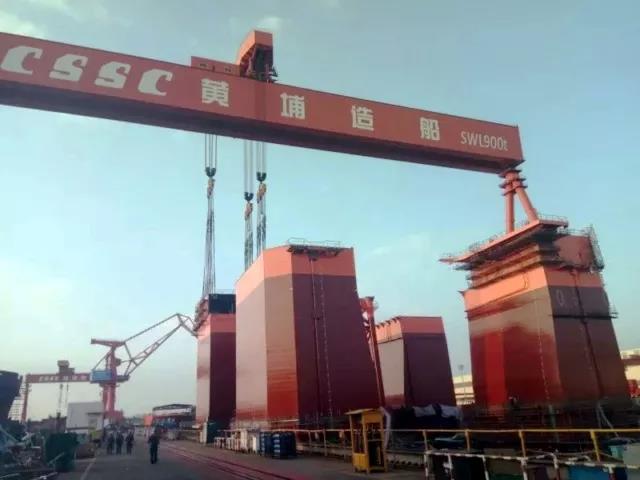 可抗16級(jí)臺(tái)風(fēng)、服務(wù)10MW海上風(fēng)機(jī)！全球首制深潛坐底多功能風(fēng)電工程船交付