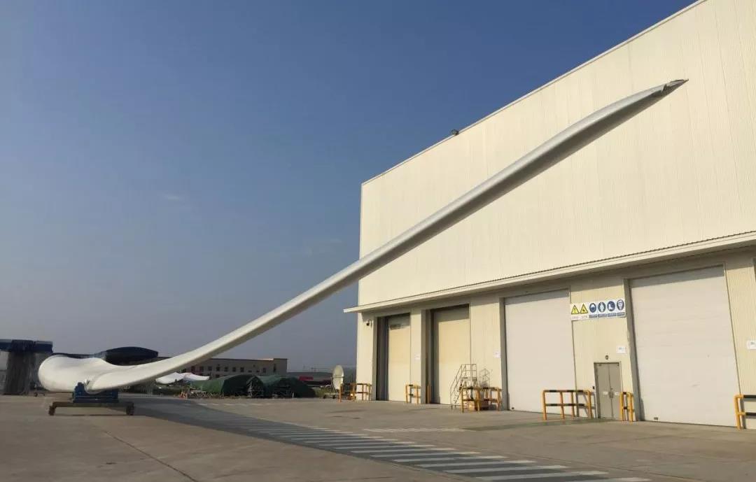 72米長(zhǎng)、LCOE最低！國內(nèi)首款海陸兩用風(fēng)電葉片成功下線