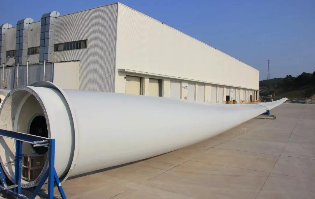 72米長(zhǎng)、LCOE最低！國內(nèi)首款海陸兩用風(fēng)電葉片成功下線