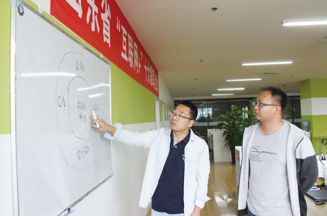 聚焦“互聯(lián)網(wǎng)+農(nóng)業(yè)”，80后小伙打造“種地?！逼脚_