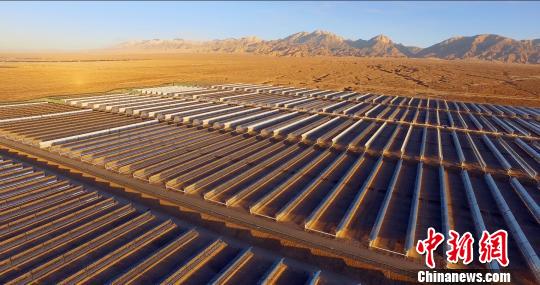 中國首個(gè)大型商業(yè)化光熱電站一次帶電并網(wǎng)成功