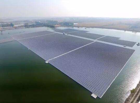 建在海上風(fēng)機(jī)之間的空閑海域 世界上第一個海上風(fēng)光電站指日可待！