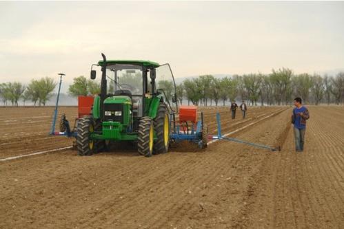 “互聯(lián)網(wǎng)+農(nóng)業(yè)”，創(chuàng)造農(nóng)村發(fā)展新活力