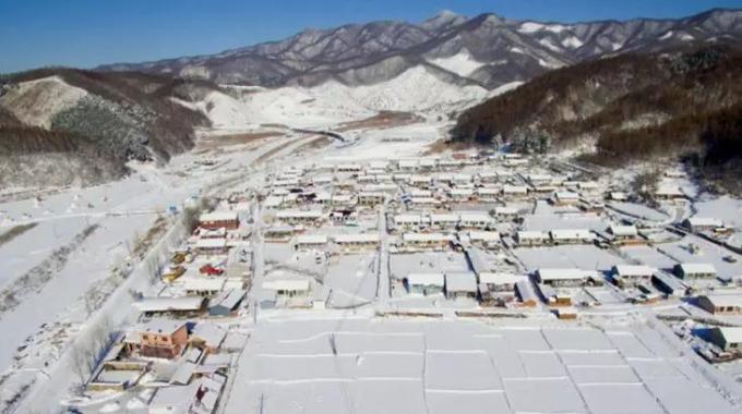 遼寧清原抽水蓄能電站（在建）  遼寧清原抽水蓄能電站是目前國(guó)內(nèi)抽水蓄能行業(yè)第一大EPC項(xiàng)目，被列入新一輪東北振興139個(gè)重點(diǎn)項(xiàng)目。