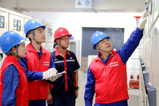 堅守一線 守護光明