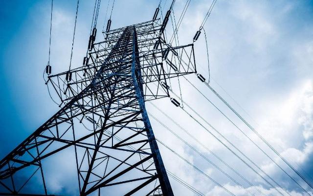 為什么高壓電線沒有絕緣外皮，雨天也不會出現(xiàn)電力故障呢？