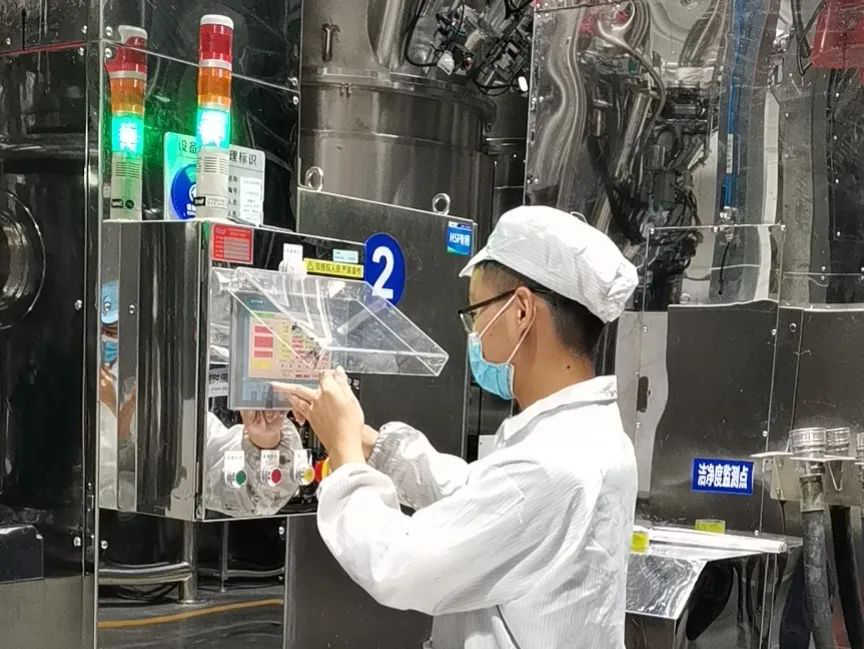 奮斗姿態(tài)書寫人生底色 銀隆儲(chǔ)能“小哥哥”的職場(chǎng)進(jìn)擊姿勢(shì)